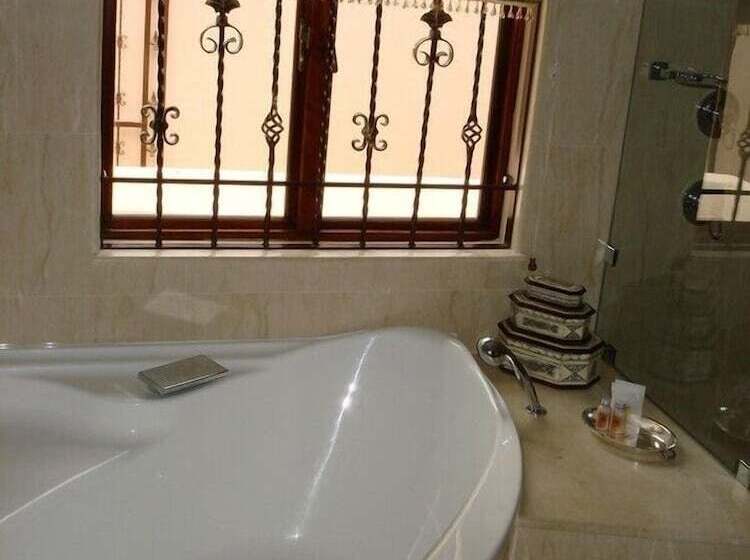 مبيت وإفطار Kosmos Manor