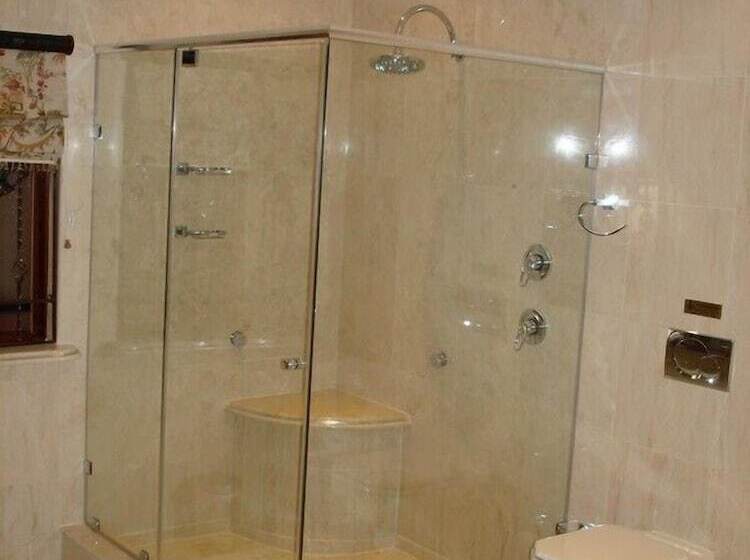 مبيت وإفطار Kosmos Manor