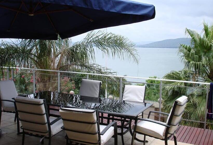 مبيت وإفطار Kosmos Manor