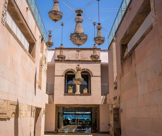 Casa Dell Arte Hotel Of Arts & Leisure