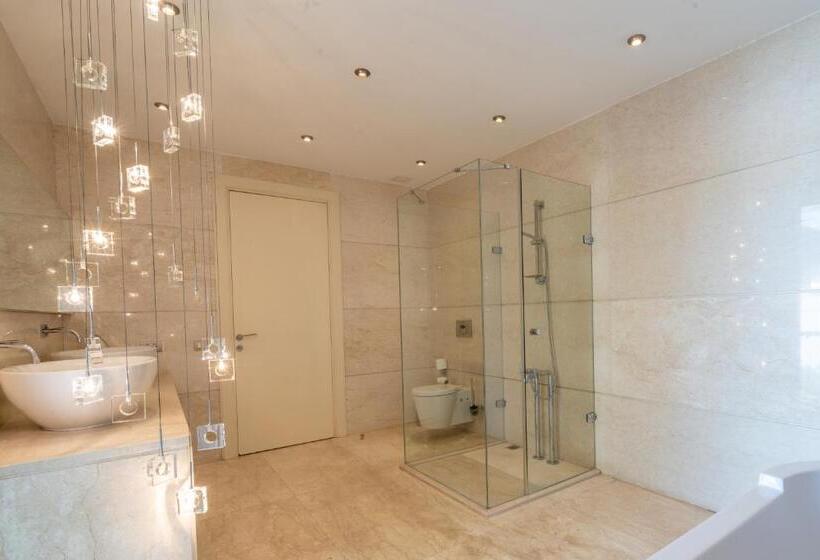 Casa Dell Arte Hotel Of Arts & Leisure