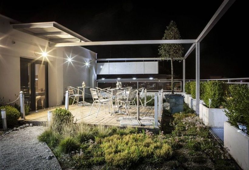 בית מלון כפרי Eco Paralia