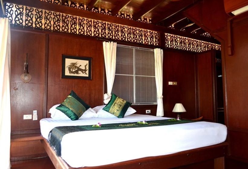 Green Coconut Village