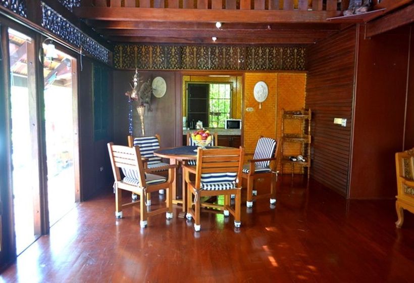 Green Coconut Village