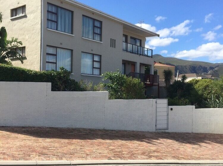 Hermanus Heights Villa