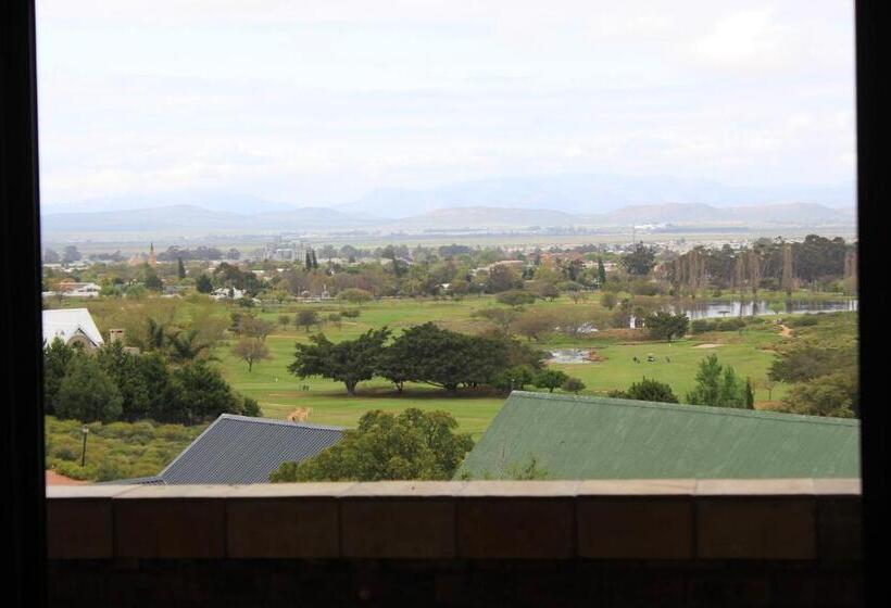 Отель 19th Hole Golf Villa Bed And Breakfast