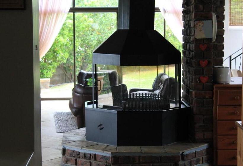 Отель 19th Hole Golf Villa Bed And Breakfast