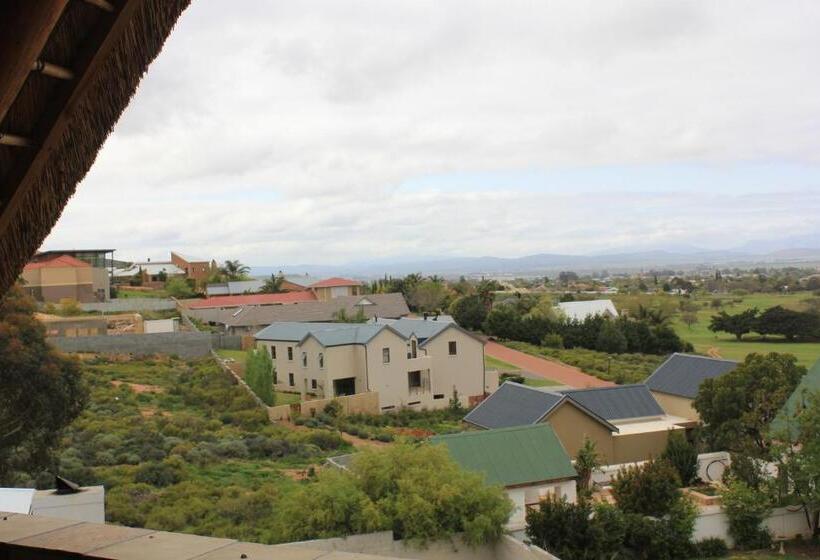 Отель 19th Hole Golf Villa Bed And Breakfast