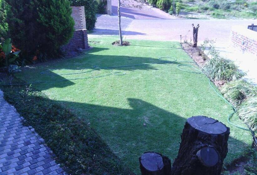 Отель 19th Hole Golf Villa Bed And Breakfast