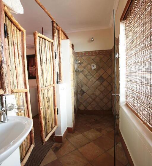 Отель 19th Hole Golf Villa Bed And Breakfast