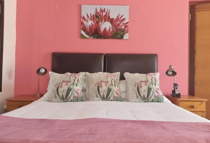 Отель 19th Hole Golf Villa Bed And Breakfast