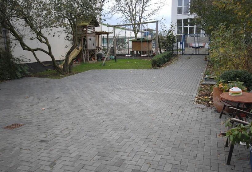 هتل Airportgastehaus Bremen