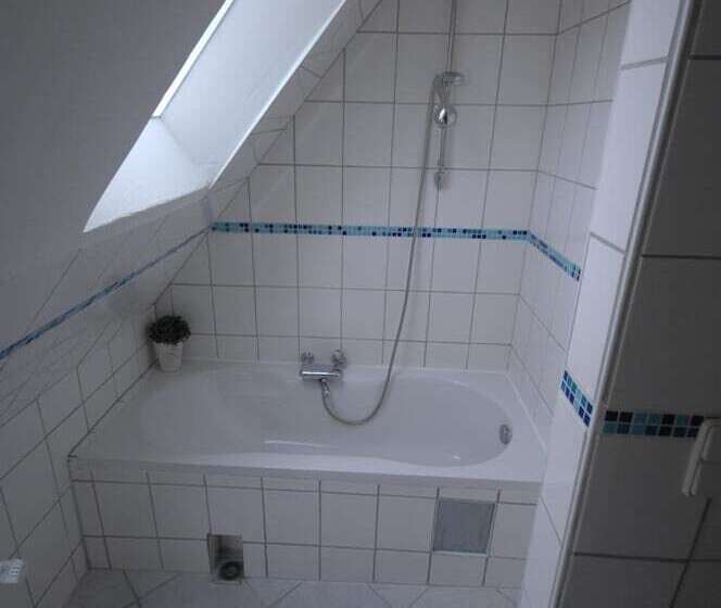 هتل Airportgastehaus Bremen