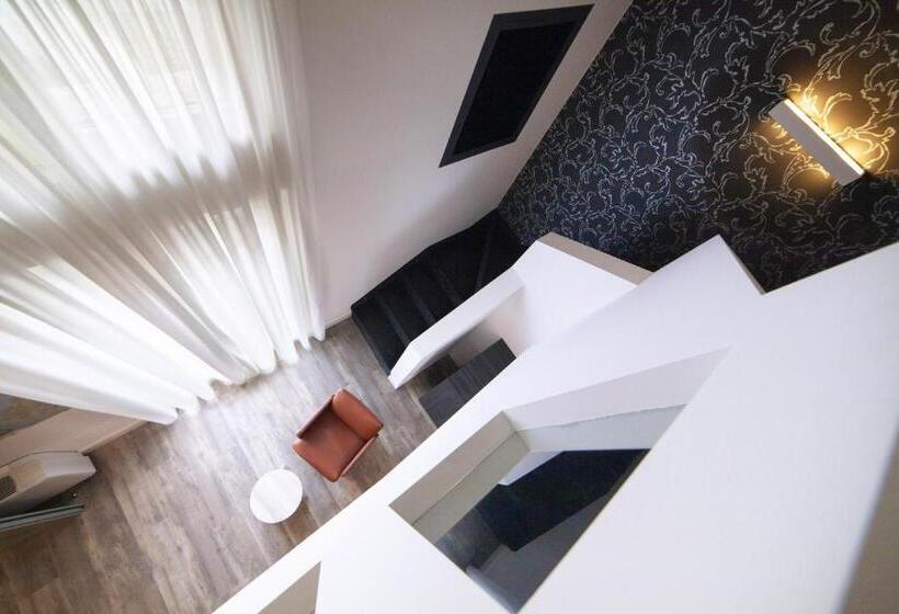 Отель Al Campanile   Luxury Suites & Apartments