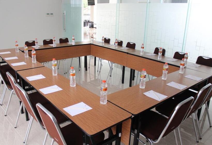 Amaris Hotel Setiabudhi   Bandung