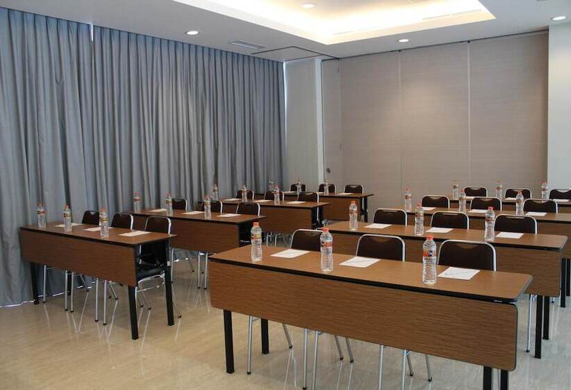 Amaris Hotel Setiabudhi   Bandung