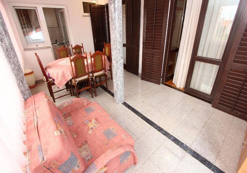 ホテル Apartment Divna