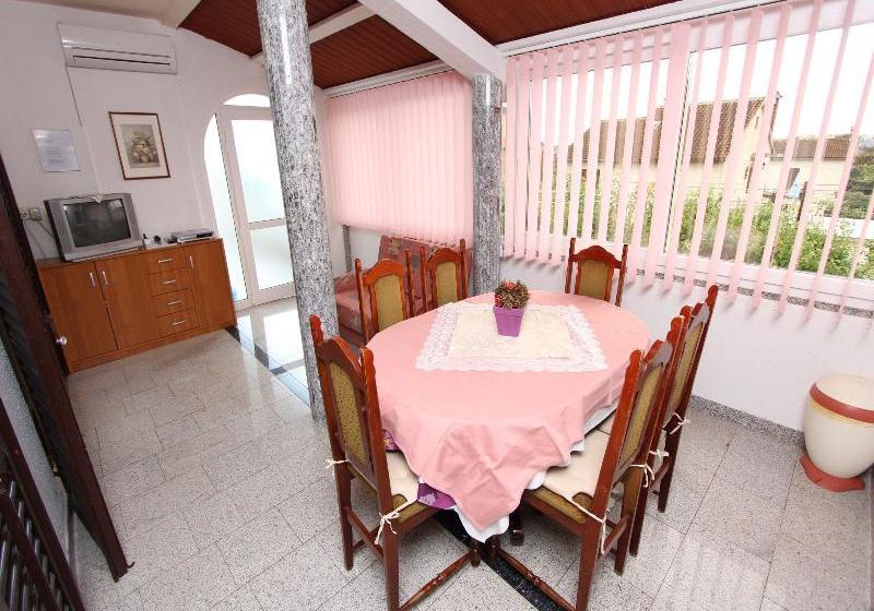 ホテル Apartment Divna