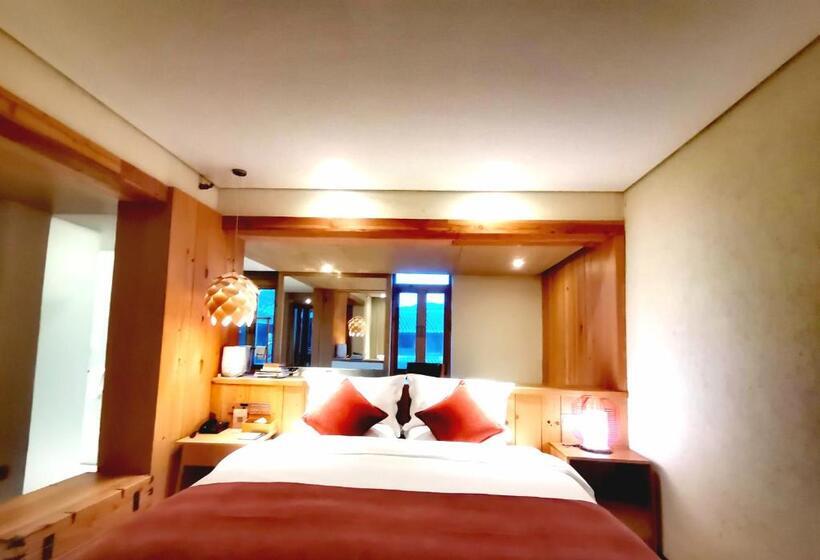 בית מלון כפרי Arro Khampa By Zinc Journey Lijiang