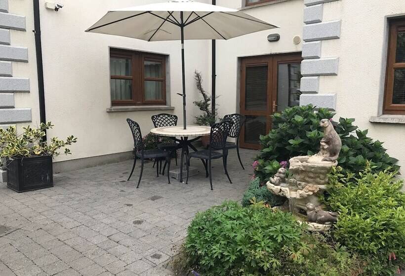 בית מלון כפרי Avlon House Bed And Breakfast