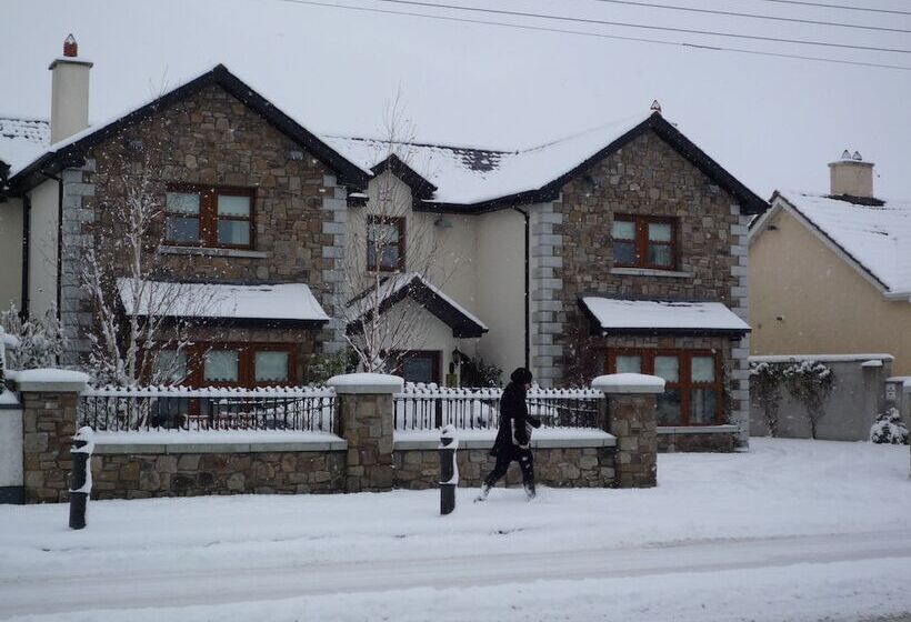 בית מלון כפרי Avlon House Bed And Breakfast