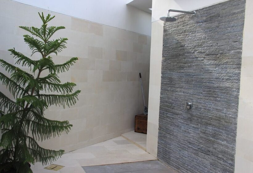 בית מלון כפרי Bali Santi Bungalows