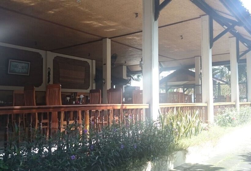 酒店 Batu Bolong Cottages