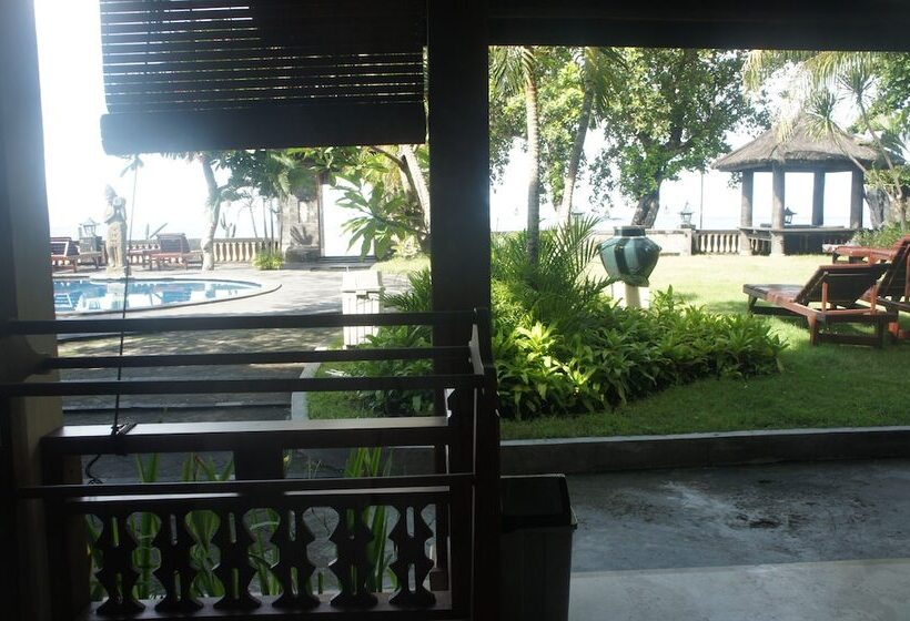 酒店 Batu Bolong Cottages