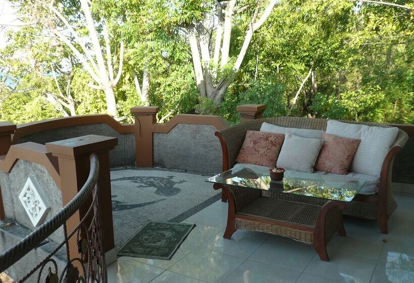 בית מלון כפרי Cest Bon Homestay 1