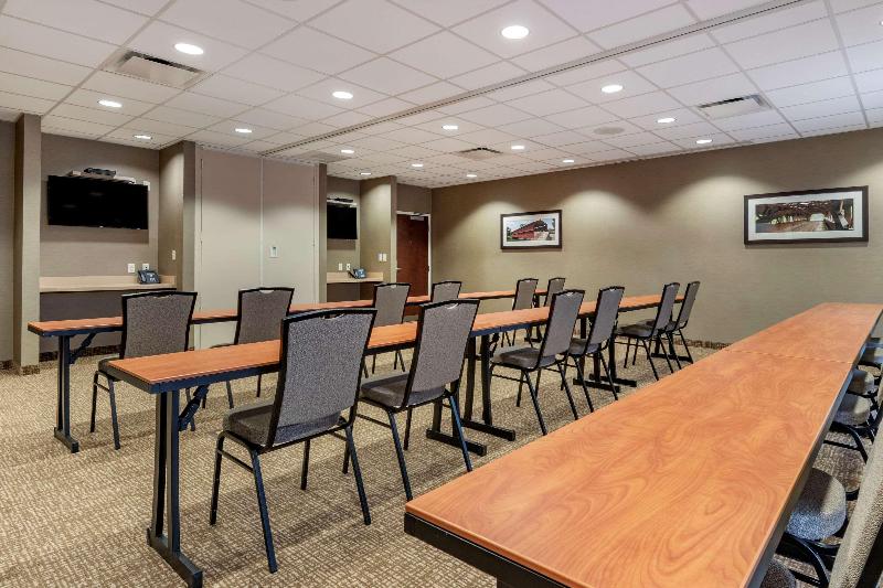 Отель Comfort Inn Pa Turnpike  I81