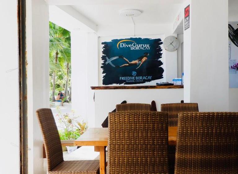 Hotel Divegurus Boracay Beach Resort