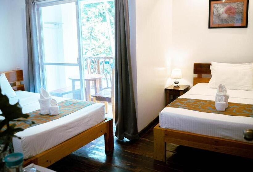 Hotel Divegurus Boracay Beach Resort