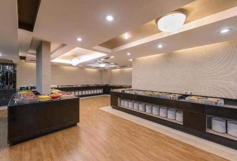 Отель Ease Jomtien Pattaya