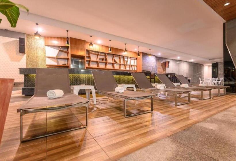 Отель Ease Jomtien Pattaya