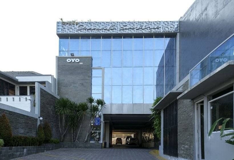 Sans Hotel Grand Omah Sastro