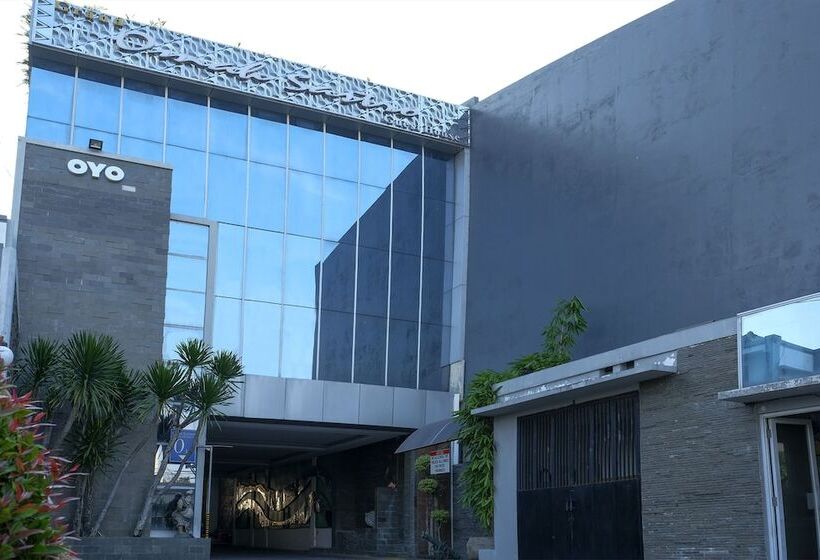 Sans Hotel Grand Omah Sastro