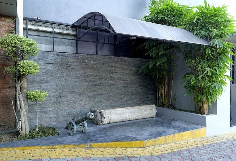 Sans Hotel Grand Omah Sastro