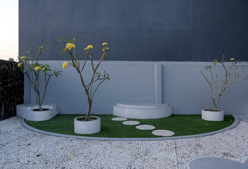 Sans Hotel Grand Omah Sastro