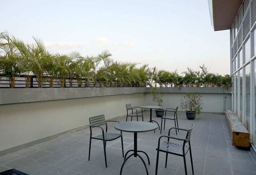 Sans Hotel Grand Omah Sastro