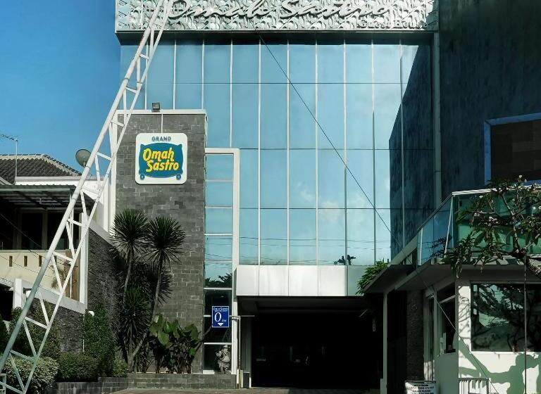 Sans Hotel Grand Omah Sastro