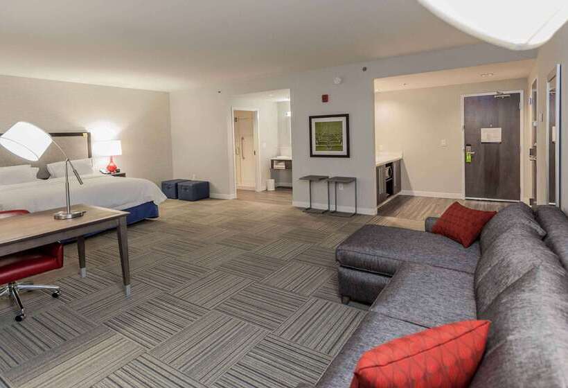 فندق Hampton Inn Emerson Lakepoint