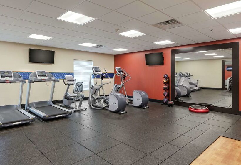 فندق Hampton Inn Emerson Lakepoint