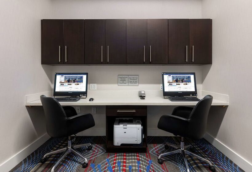 فندق Hampton Inn Emerson Lakepoint