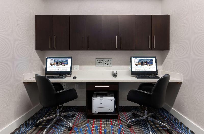 فندق Hampton Inn Emerson Lakepoint