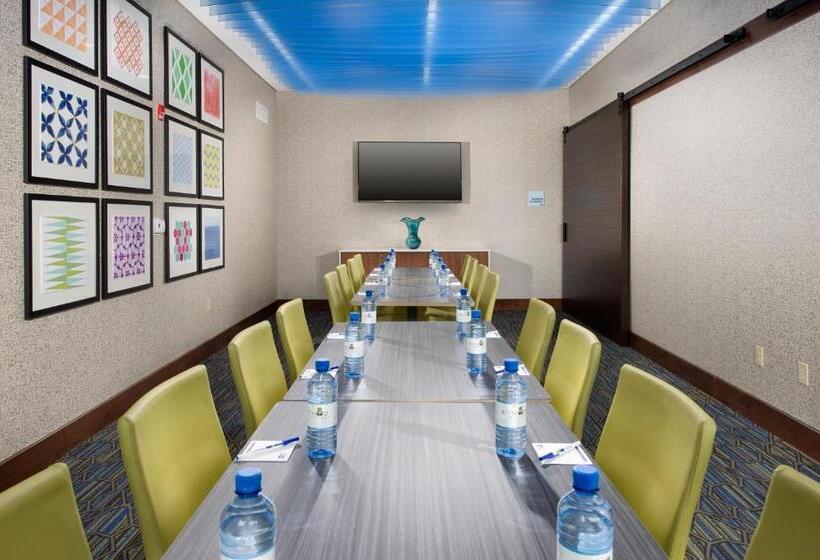 호텔 Holiday Inn Express & Suites By Ihg Altoona, An Ihg