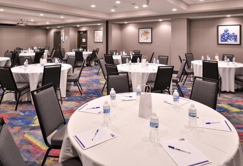 בית מלון כפרי Holiday Inn Express And Suites Bryant   Benton Area, An Ihg