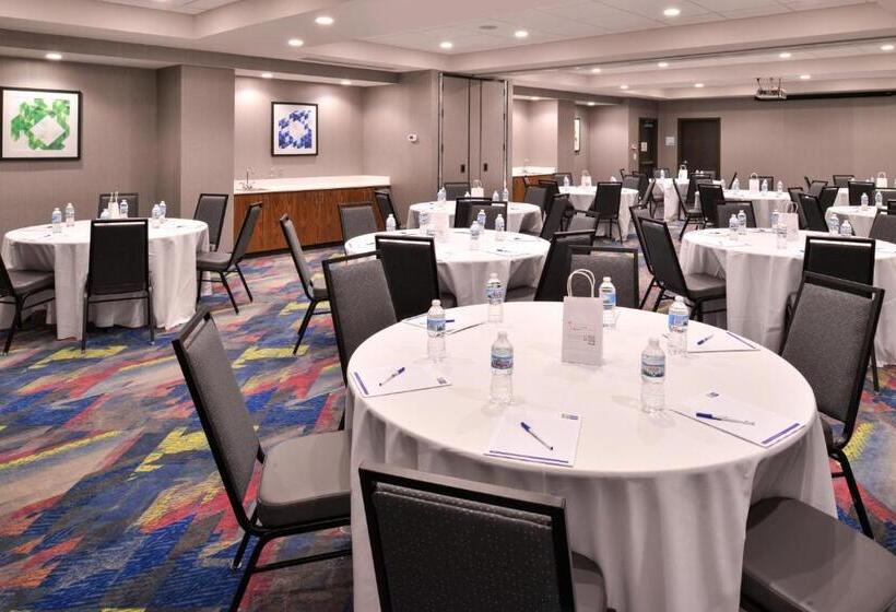 בית מלון כפרי Holiday Inn Express And Suites Bryant   Benton Area, An Ihg