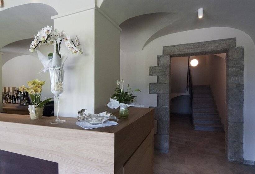 בית מלון כפרי Il Falco E La Volpe