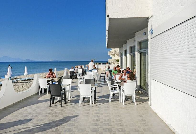 Отель Island Resorts Maya Beach