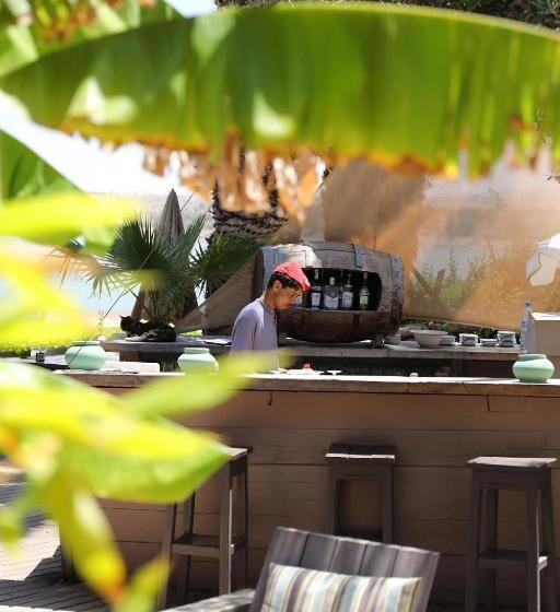 هتل Le Petit Hôtel Du Flouka